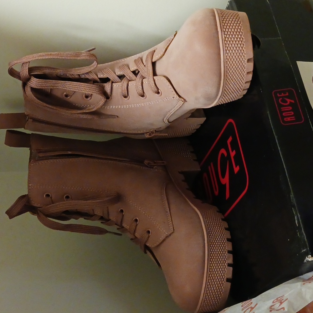Hiker boots